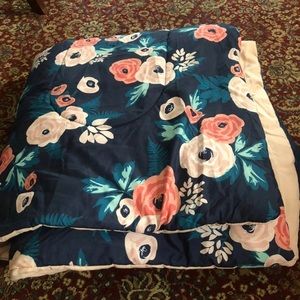 Floral comforter